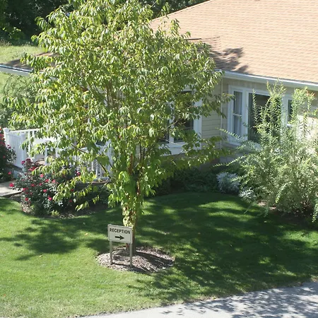 Seven Oaks Bed & Breakfast-3